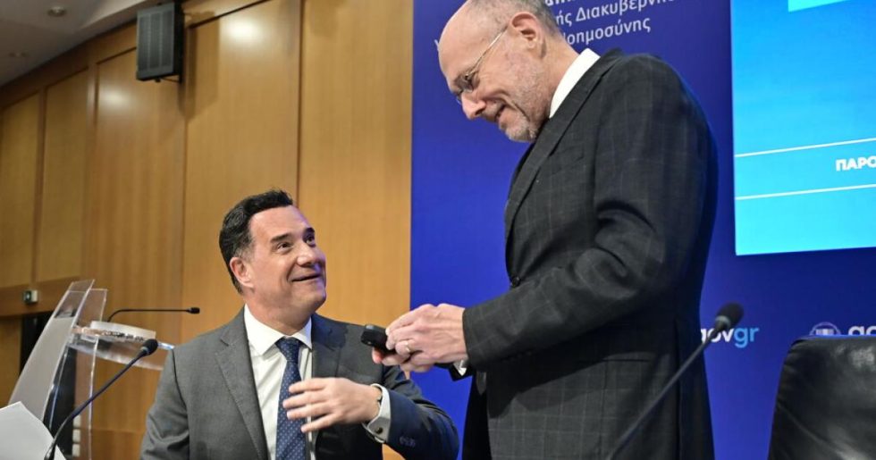 Εσπασαν τα τηλέφωνα του υπουργείου... Υγείας